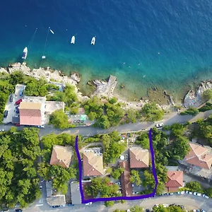 https://rooms-villa-lucija.primorje-gorskikotar.com