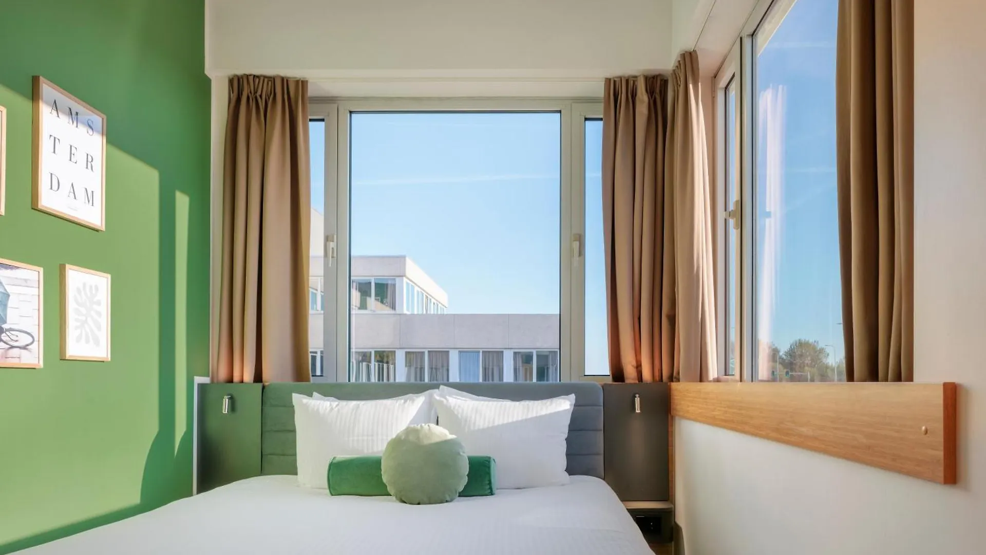 Hotel Maxhotel Amsterdam Airport Schiphol - Recently Renovated Hoofddorp