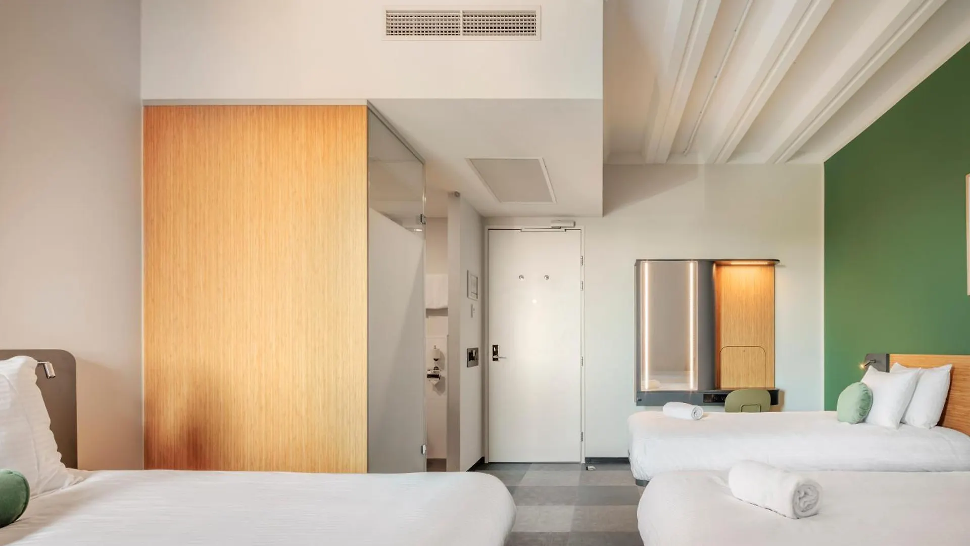 *** Hotel Maxhotel Amsterdam Airport Schiphol - Recently Renovated Hoofddorp Holandia