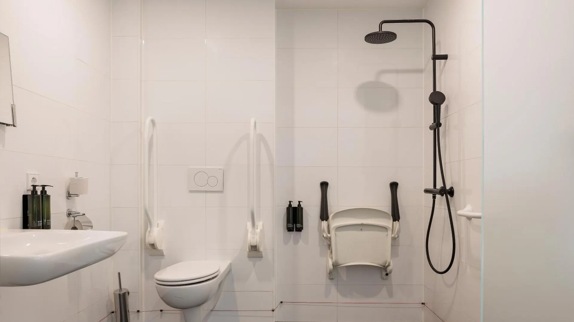 Hotel Maxhotel Amsterdam Airport Schiphol - Recently Renovated Hoofddorp