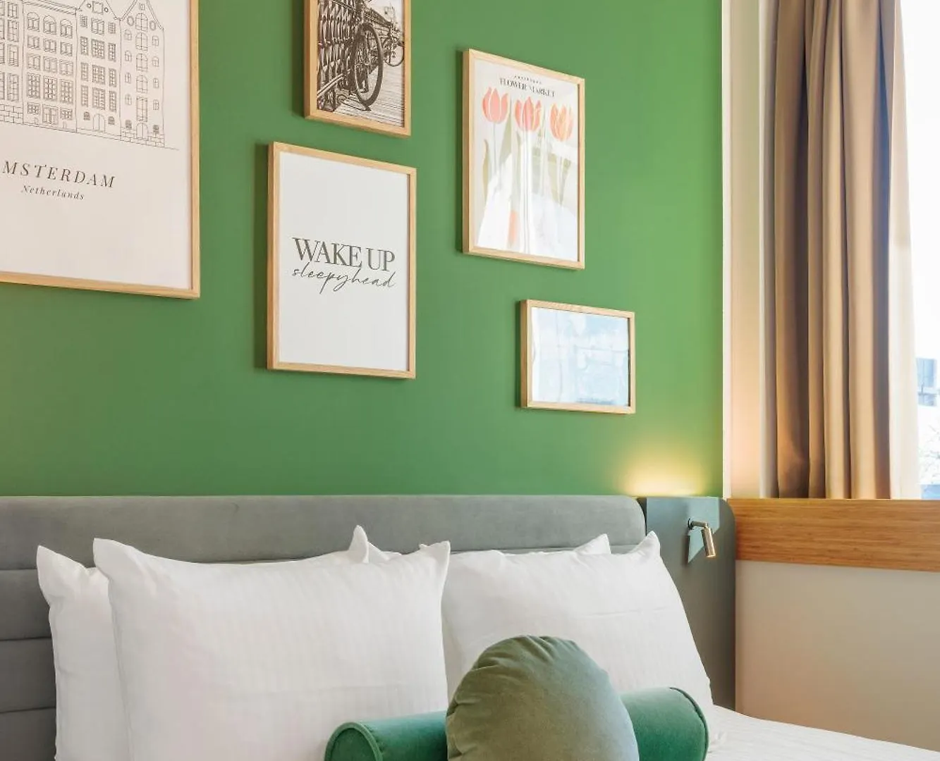 Maxhotel Amsterdam Airport Schiphol - Recently Renovated Hoofddorp