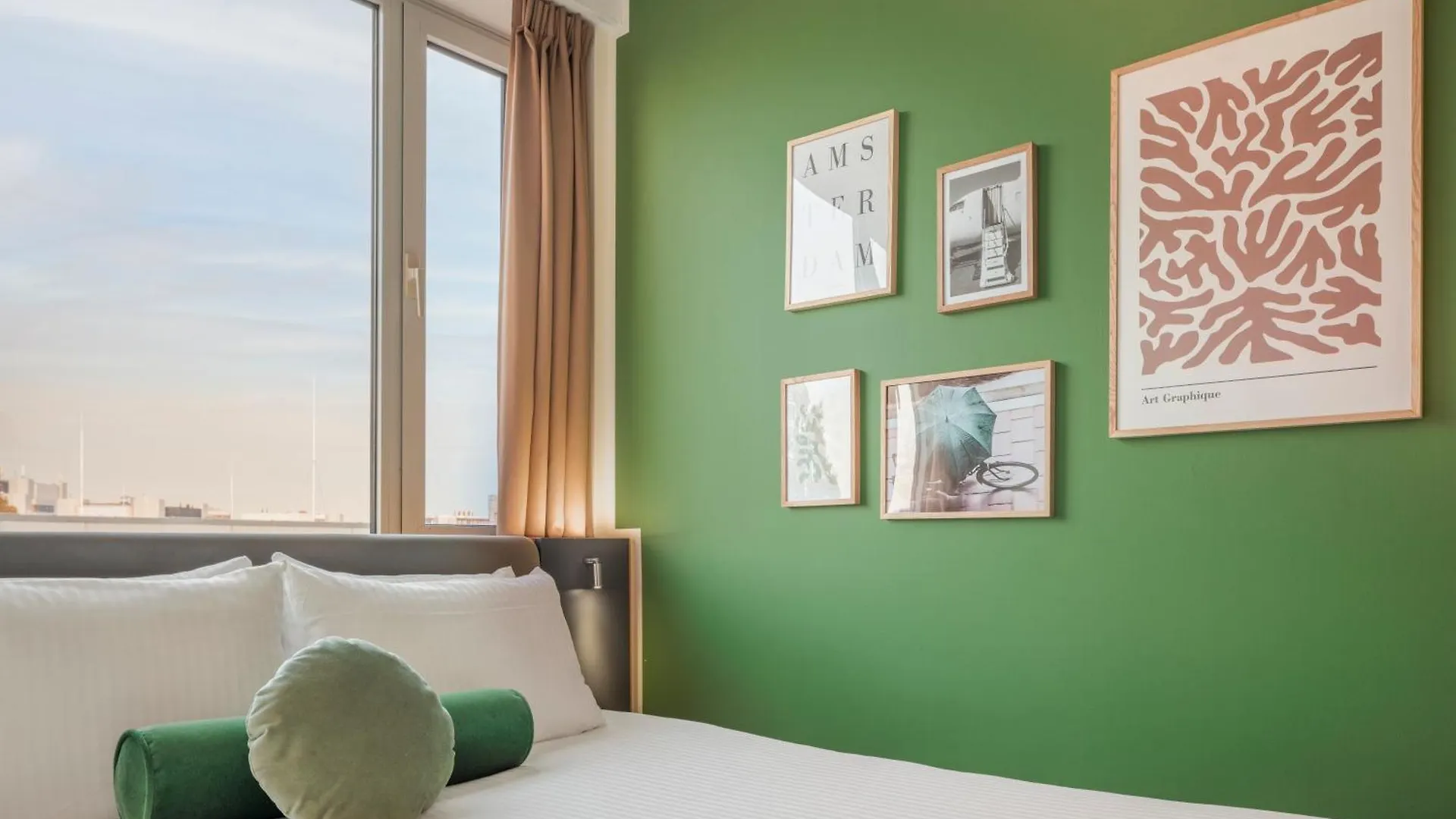 Maxhotel Amsterdam Airport Schiphol - Recently Renovated Hoofddorp