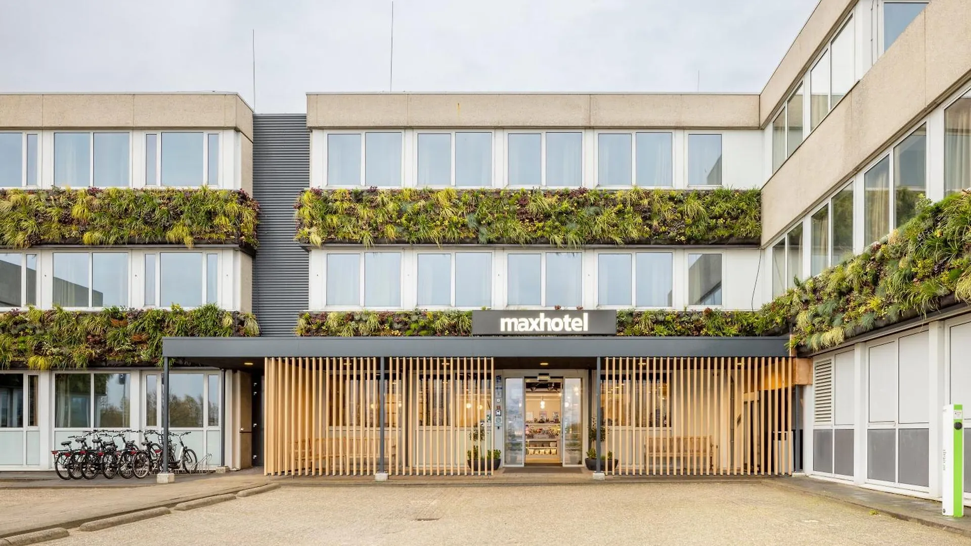 Maxhotel Amsterdam Airport Schiphol - Recently Renovated Hoofddorp 3*,  Holandia