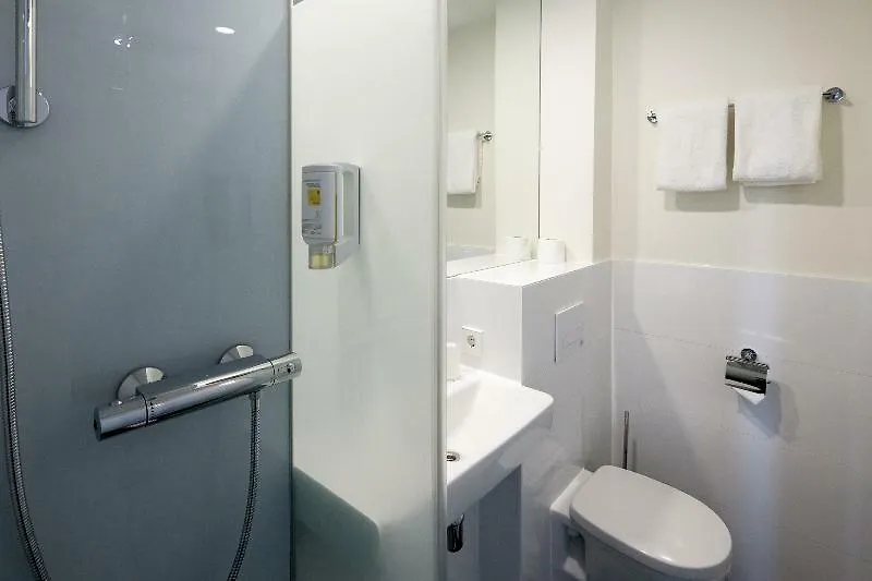 Maxhotel Amsterdam Airport Schiphol - Recently Renovated Hoofddorp Hotel