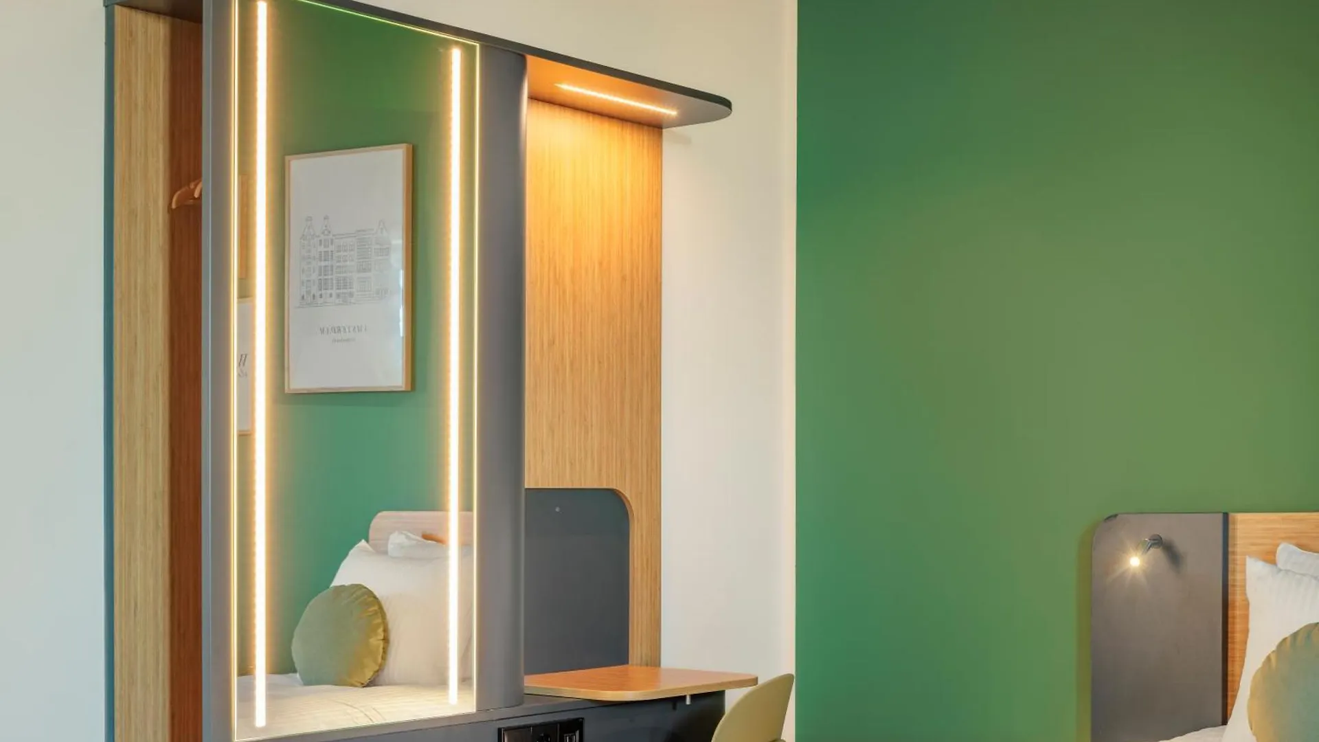 Maxhotel Amsterdam Airport Schiphol - Recently Renovated Хоофддорп 3*,