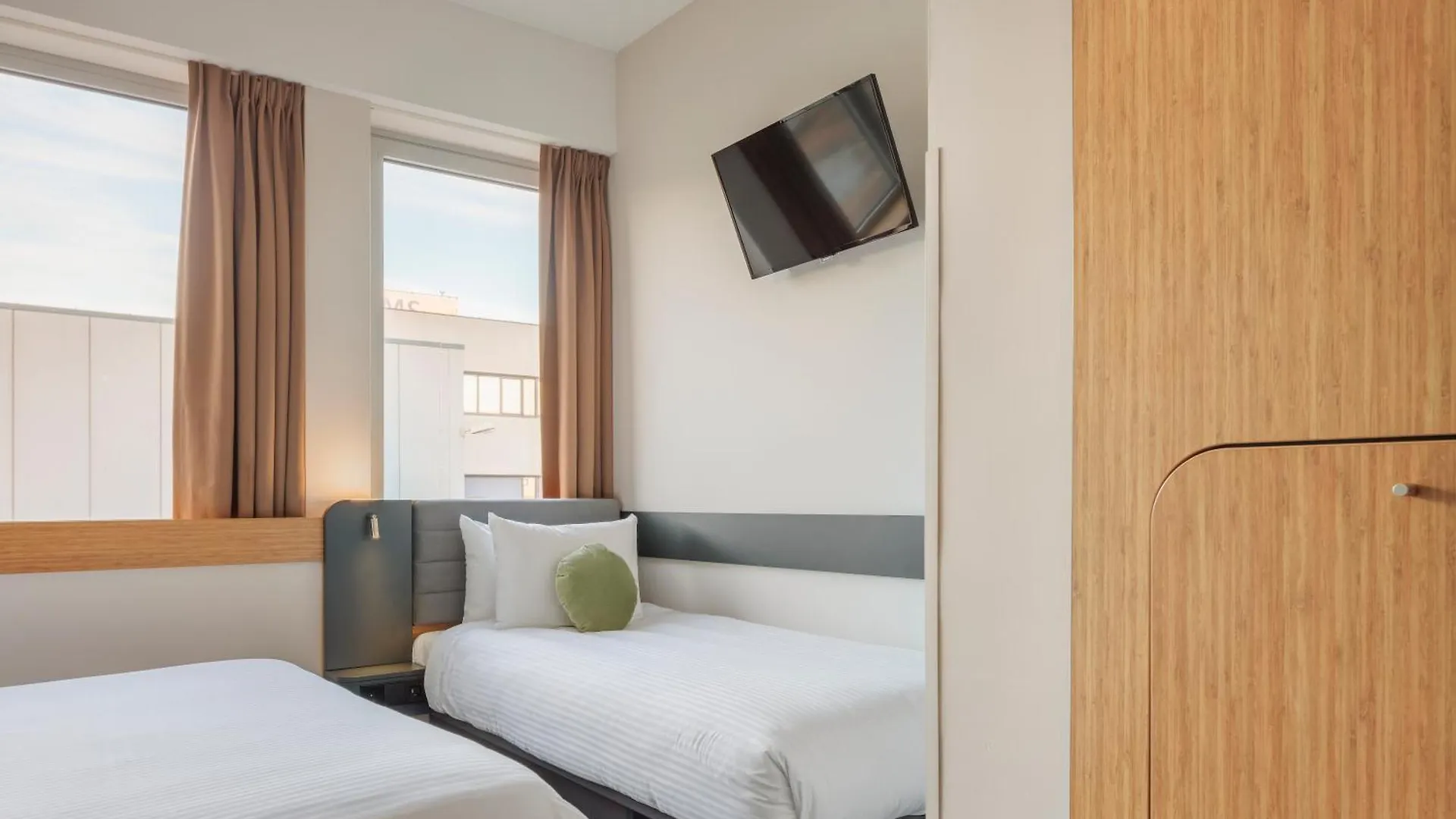 Maxhotel Amsterdam Airport Schiphol - Recently Renovated Хоофддорп Нидерланды