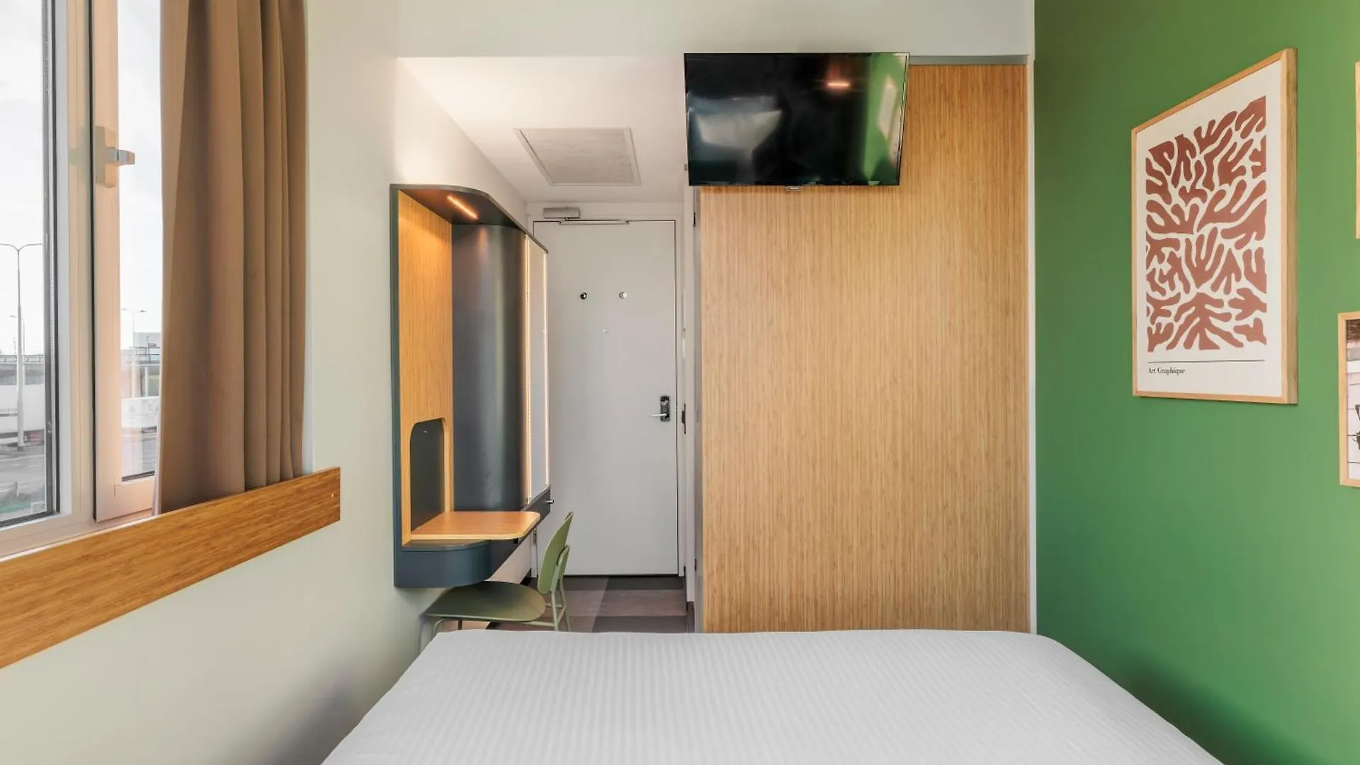 Maxhotel Amsterdam Airport Schiphol - Recently Renovated Хоофддорп Отель