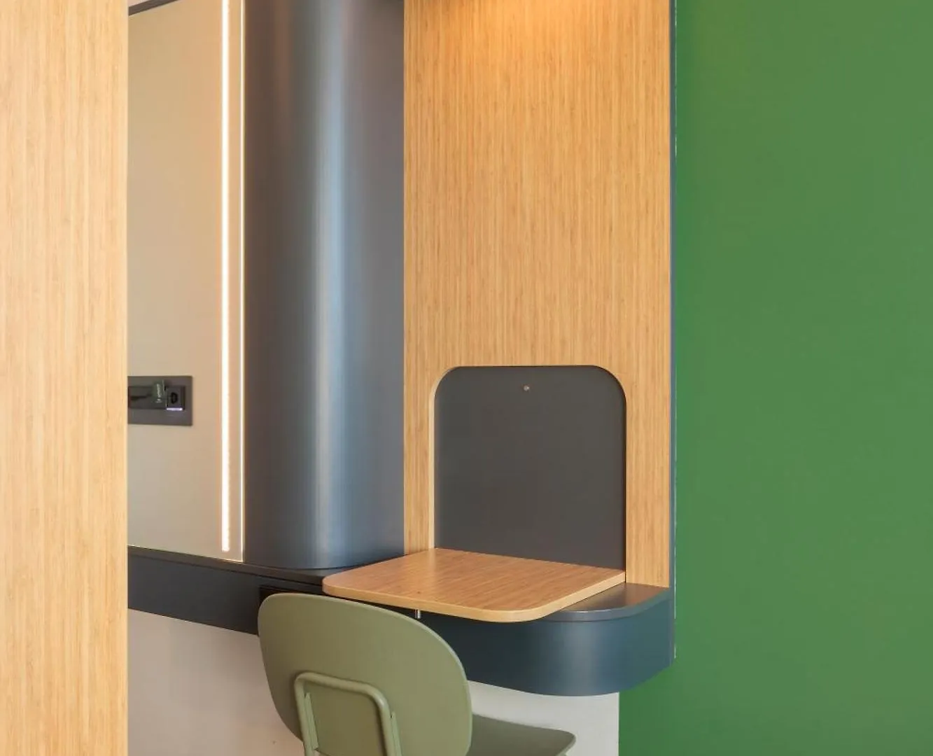 Maxhotel Amsterdam Airport Schiphol - Recently Renovated Хоофддорп 3*,