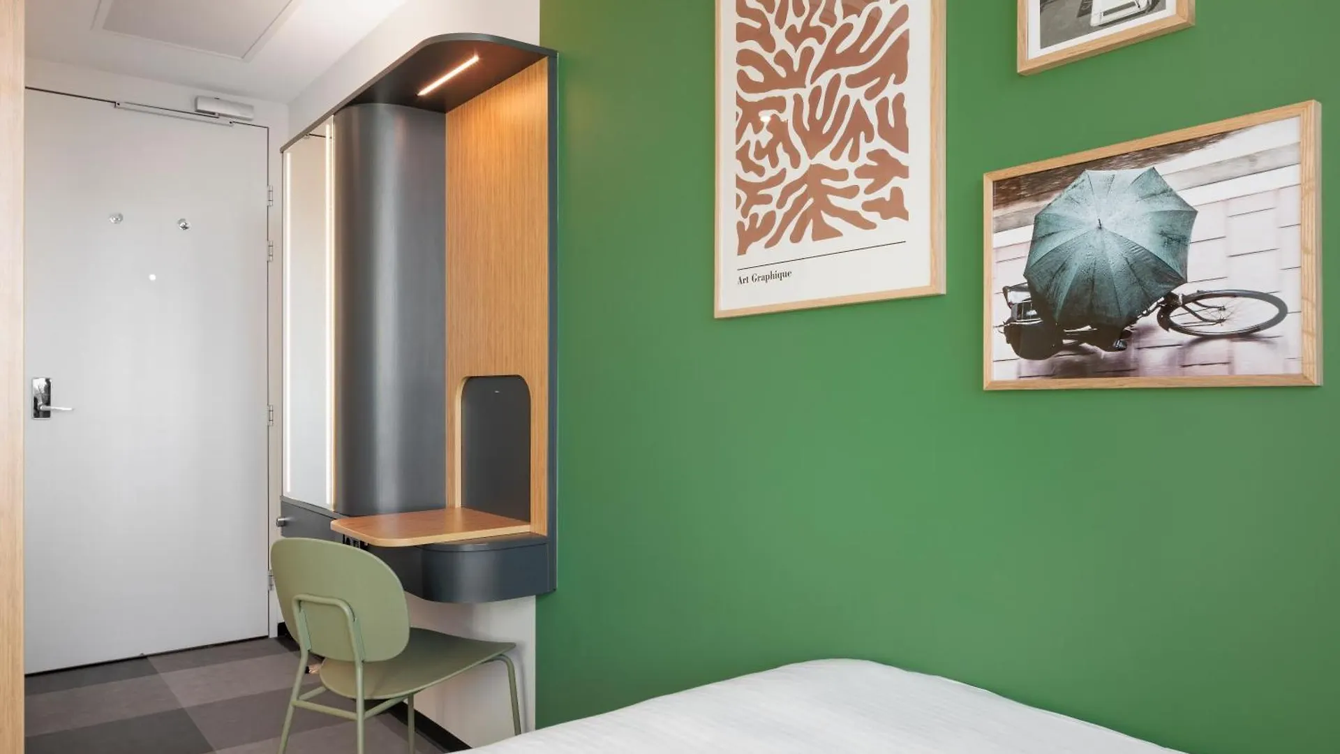 *** Отель Maxhotel Amsterdam Airport Schiphol - Recently Renovated Хоофддорп Нидерланды