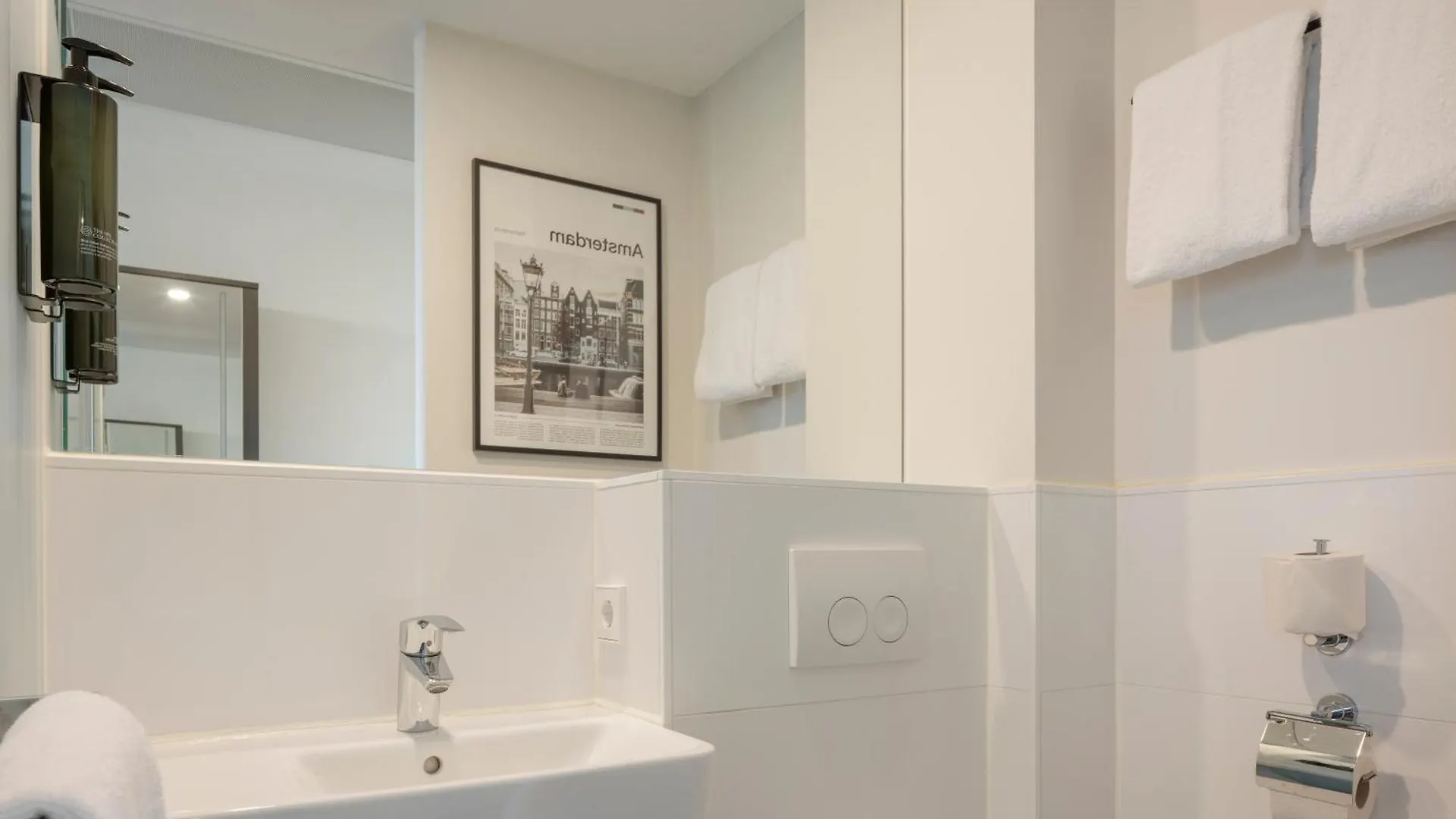 Maxhotel Amsterdam Airport Schiphol - Recently Renovated Хоофддорп