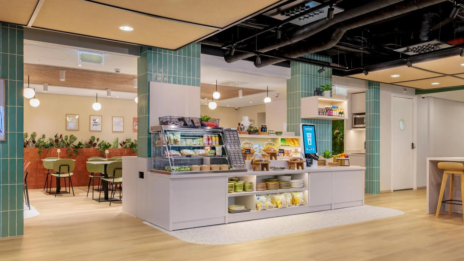 Maxhotel Amsterdam Airport Schiphol - Recently Renovated Хоофддорп Отель